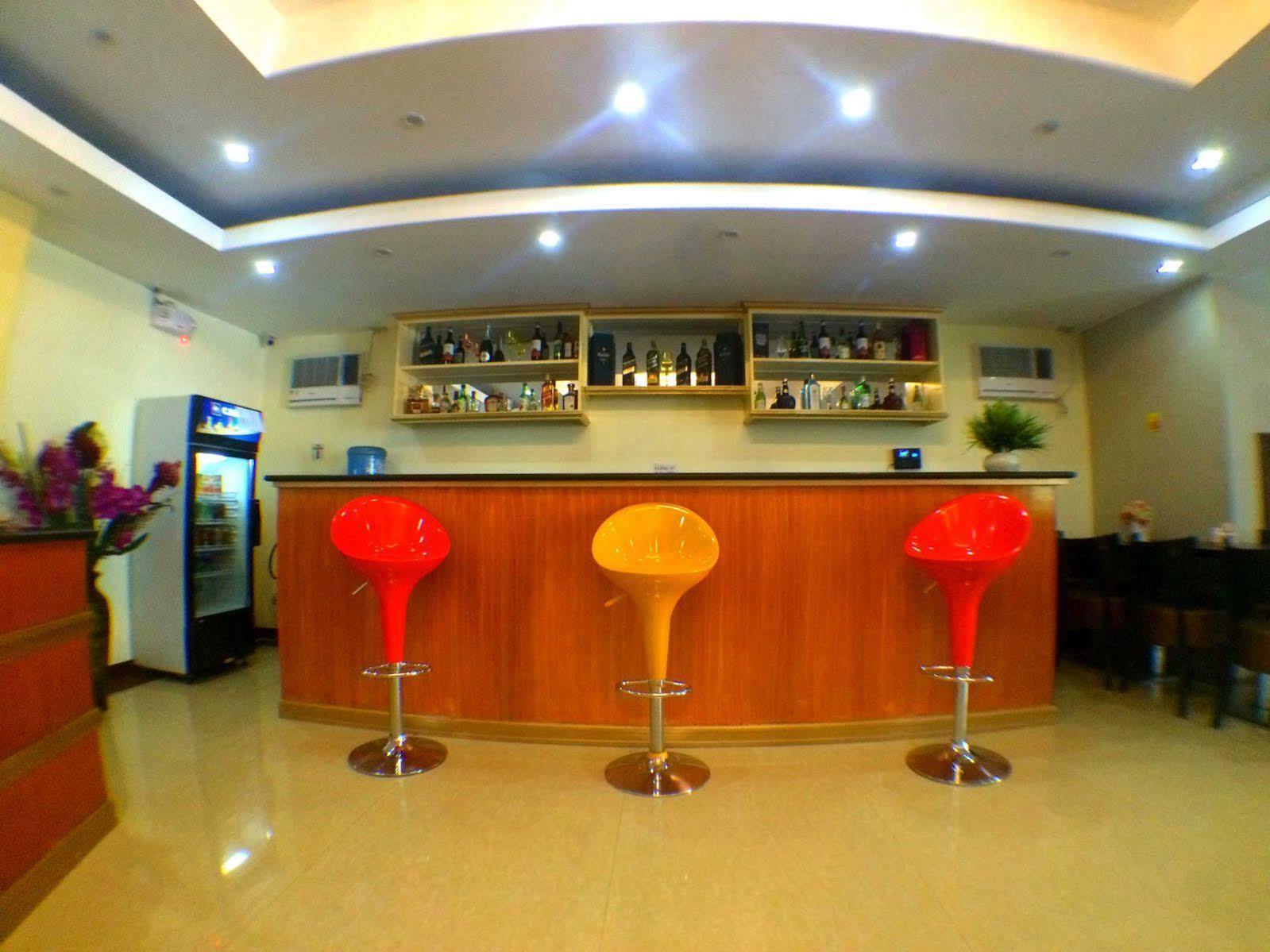 Rainbowland Hotel Olongapo Dış mekan fotoğraf