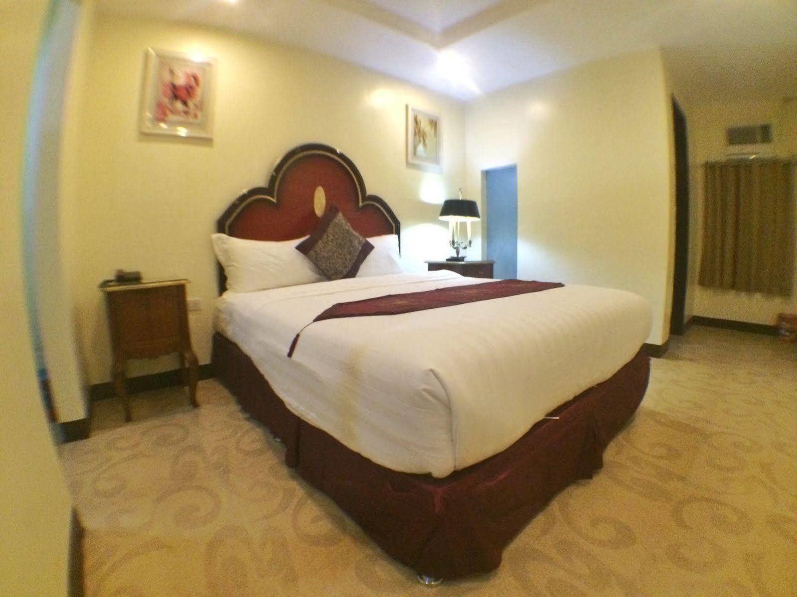 Rainbowland Hotel Olongapo Dış mekan fotoğraf